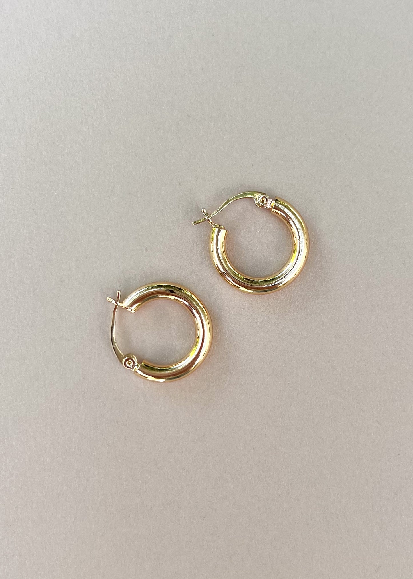 Lulu Plain Golden Hoops