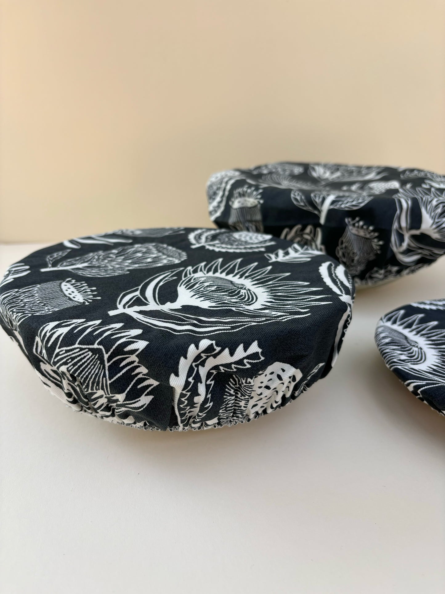 Bowl Covers Gift Set Protea Design, White on Grey